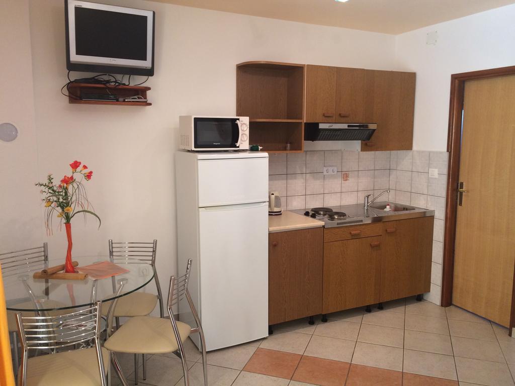 Apartment Kolundzic Novi Vinodolski Quarto foto