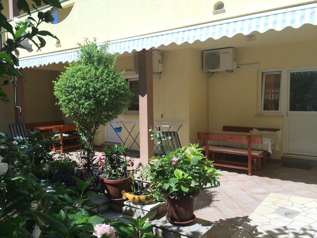 Apartment Kolundzic Novi Vinodolski Quarto foto