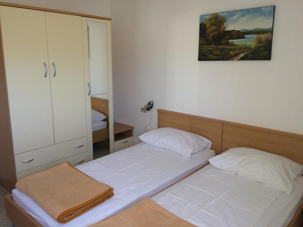 Apartment Kolundzic Novi Vinodolski Quarto foto