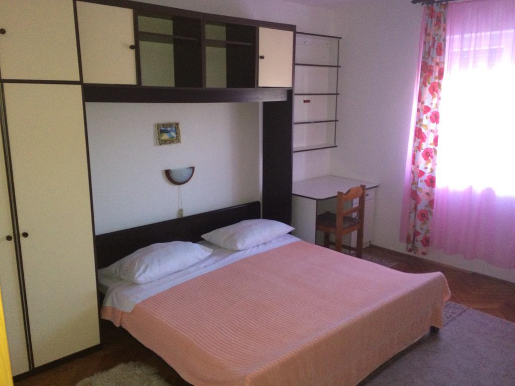Apartment Kolundzic Novi Vinodolski Quarto foto